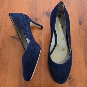 NWOB Boden Navy Blue Suede Leather 2.5 Inch Round Toe High Heels Size 39 US 8.5